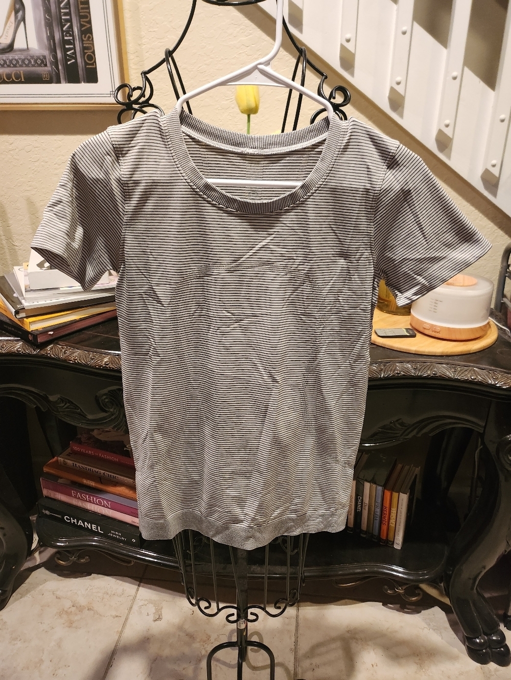 Lululemon top Ptp 16"